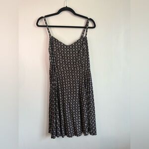 Old Navy Black & White Patterned Spaghetti-Strap Midi Dress
